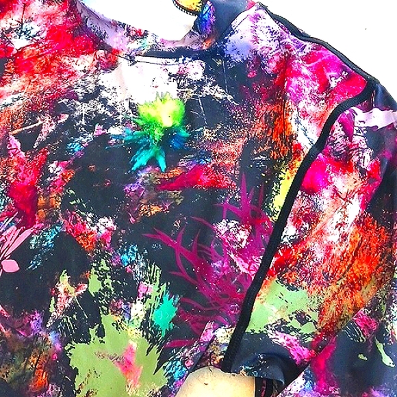 Womens Body Suit, Size Large Multi color,,lined,2 button snap close, New(unworn) - Picture 3 of 9